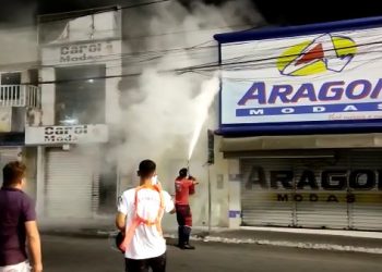Águia Resgate age rápido e controla incêndio que ameaçava lojas no centro de Coité