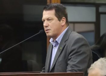 Câmara de Vereadores de Caxias do Sul aceita pedido de cassação de vereador que discursou contra baianos