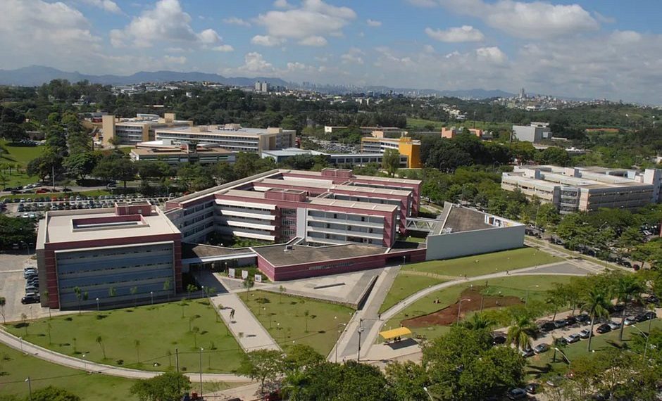 MG – Professor fica em 1º lugar em concurso com prova elaborada por ele mesmo