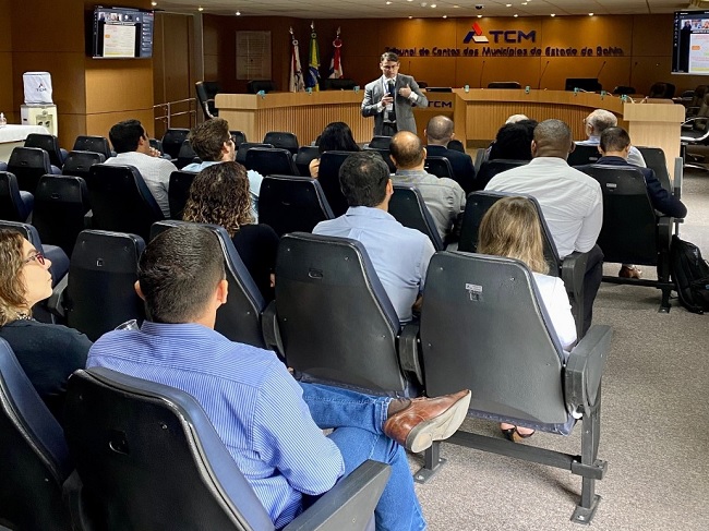 TCM – Servidores participam de capacitação sobre nova Lei de Licitações e Contratos