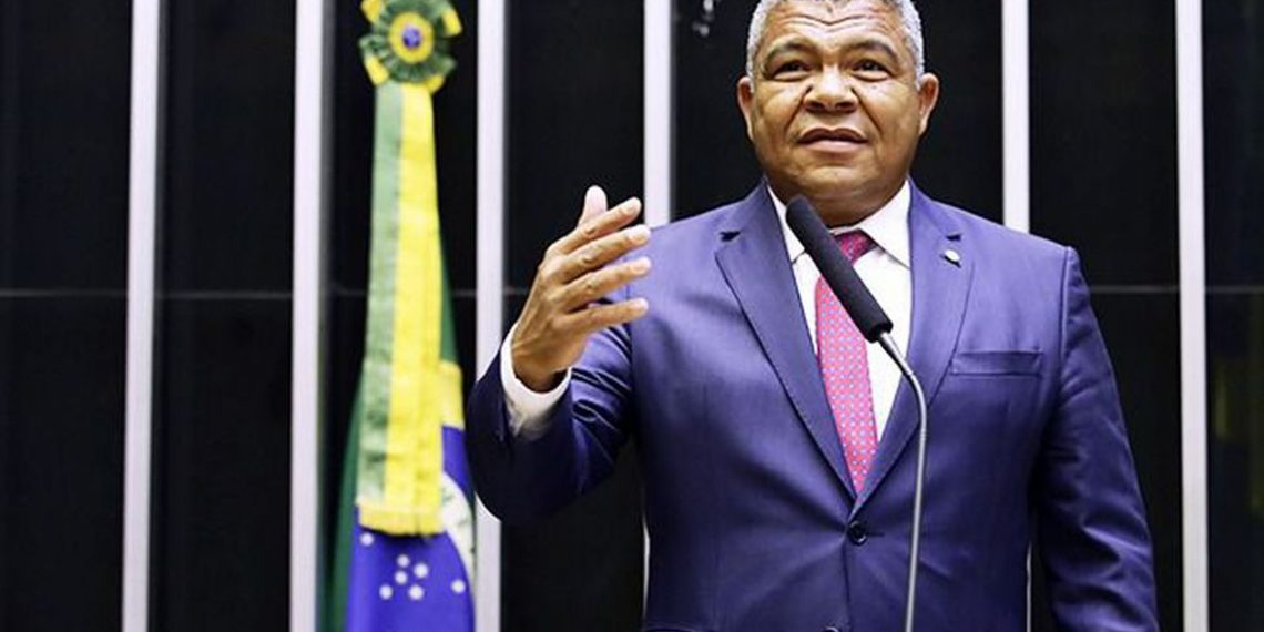 Deputado federal da Bahia recebe indenização por injúria racial