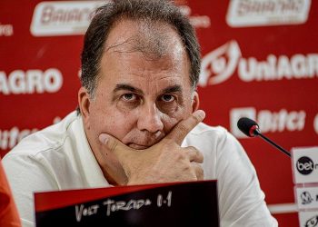 Valentense Fábio Mota pretende renunciar ao cargo de presidente do Vitória