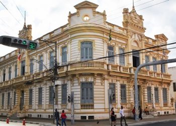 Feira – Prefeito diz que deve anunciar ainda este mês concurso público com mais de 500 vagas para cargos efetivos