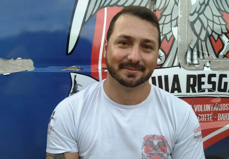 Com a presença de cinco grupos de socorristas voluntários corpo de João Wilson é sepultado em Coité