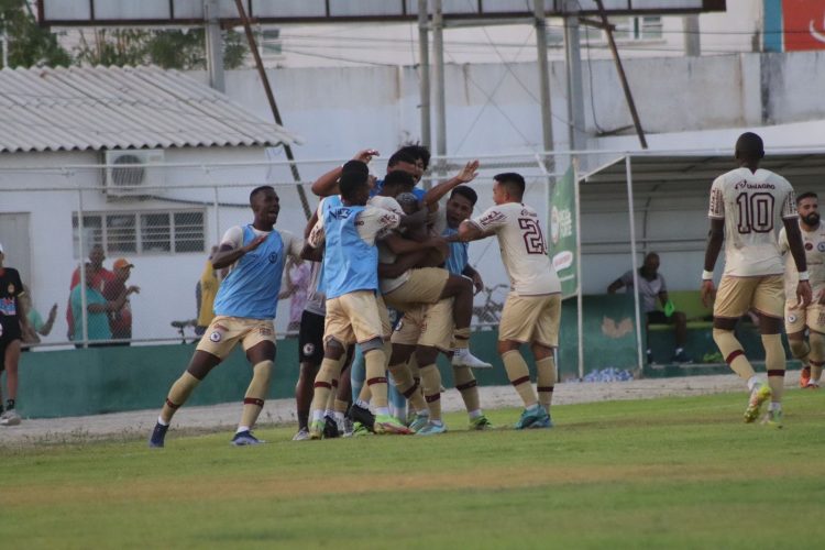 Baianão – Robinho marca no fim, Jacuipense vence Juazeirense e fica próximo de mais uma final