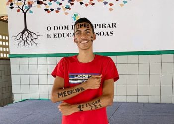 Coité – Estudante da rede pública estadual é aprovado em primeiro lugar em Medicina