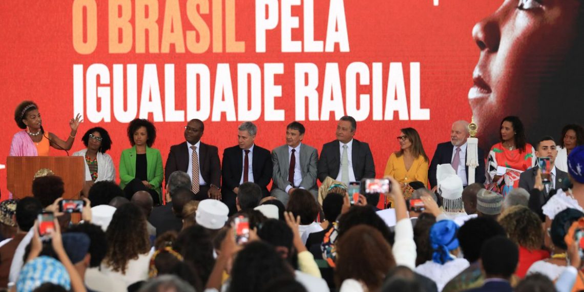 Lula titula áreas quilombolas após quatro anos de paralisação