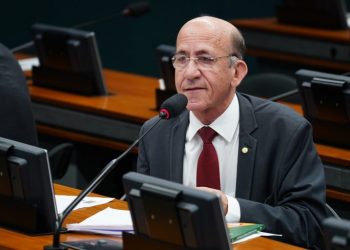 Projeto proíbe divulgação de pesquisa eleitoral 30 dias antes das eleições