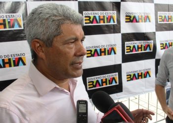 Durante visita a Valente, Jerônimo reafirmou que escolas da rede estadual abrirão nos finais de semana