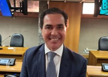 Após ser sabatinado, Tom Araújo diz que está credenciado e que deputados terão maturidade para escolher