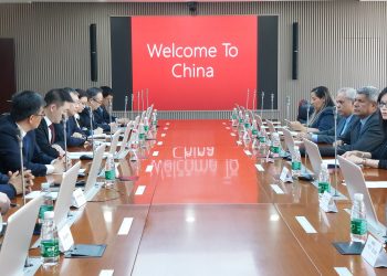 Em missão na China, Jerônimo visita empresas de tecnologia e estuda trazer conceito de cidades inteligentes para a Bahia