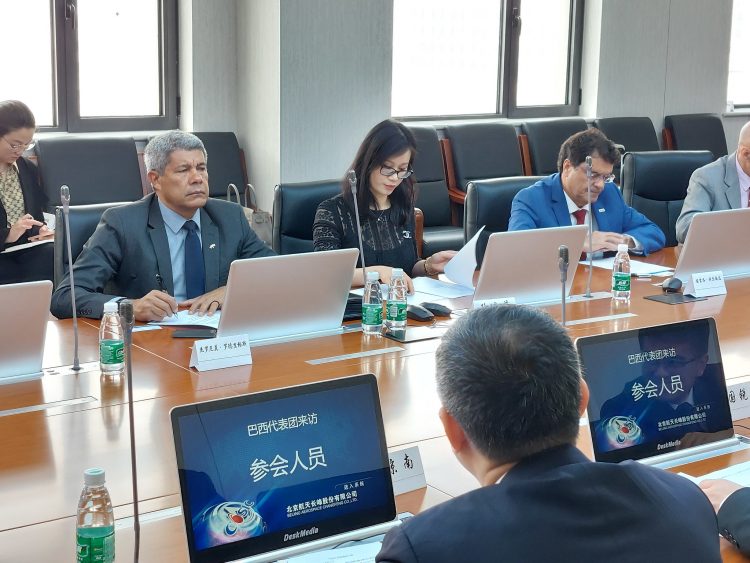Em missão na China, Jerônimo visita empresas de tecnologia e estuda trazer conceito de cidades inteligentes para a Bahia