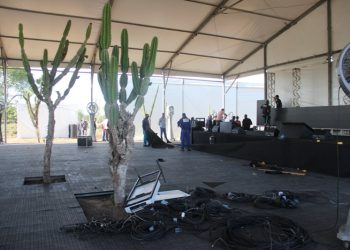 Coité – Mega estrutura está sendo montada para evento de lançamento da nova fase do programa BRAVE uma parceria da Shell e SENAI Cimatec