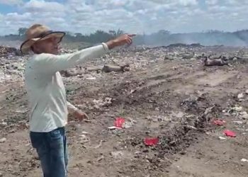 Vídeo – Cidadão denuncia situação de lixão em Riachão do Jacuípe. “Lixo de cemitério está indo pra o rio”