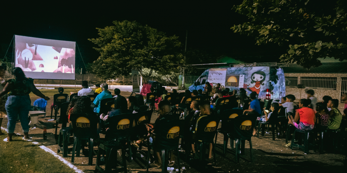 CineSolarzinho chega à região sisaleira com sessões gratuitas de cinema movido a energia solar