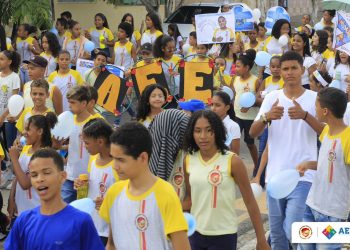 Queimadas: Colégio Sônia Maria realiza caminhada em Conscientização ao Autismo