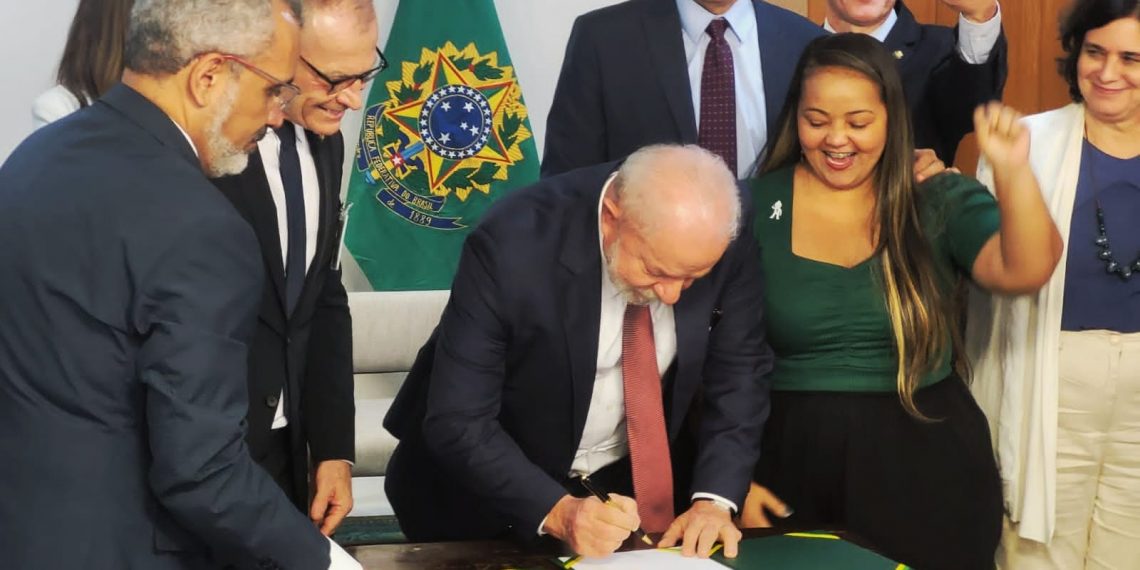 Presidente Lula assina PLN que abre crédito de R$ 7,3 bilhões para o Piso da Enfermagem