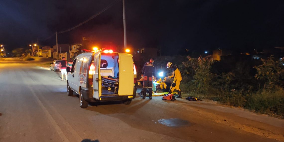 Motociclista é socorrido em estado grave após sofrer acidente na BA 409