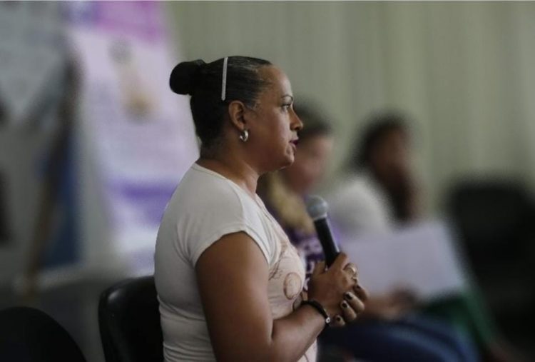 Jornalista tem carro vandalizado a pedradas em Riachão do Jacuípe