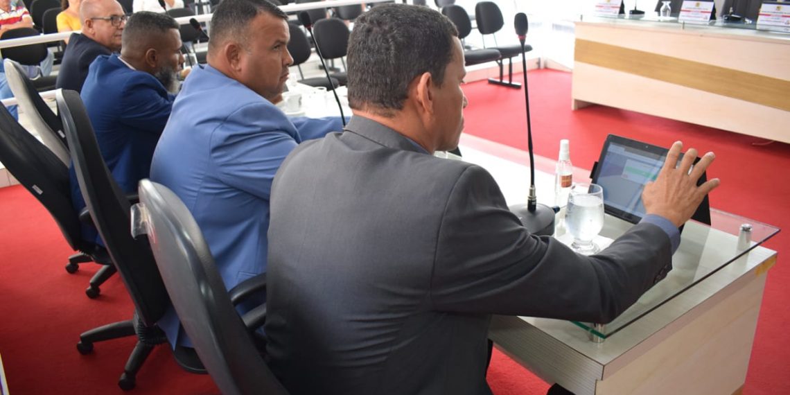 Queimadas: Câmara de Vereadores aprova Projeto de Lei de reajuste dos vencimentos dos servidores em educação