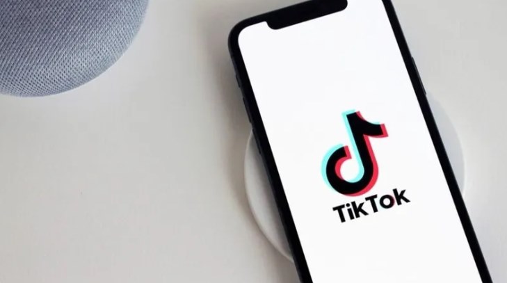 MG – Loja deve pagar R$ 12 mil para funcionária obrigada a fazer dancinhas no Tik Tok