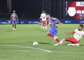 Erros individuais fazem o Bahia perder para o Bragantino de virada na estreia do Brasileirão