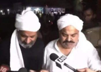 Ex-político e irmão são mortos durante entrevista ao vivo na TV na Índia