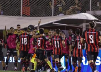 Série B – Vitória larga bem ao vencer a Ponte Preta por 3 a 0 no Barradão