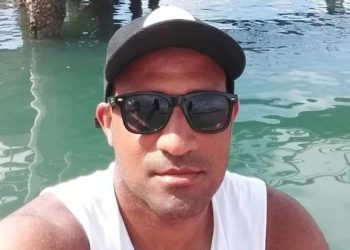 Homem que morreu após batida entre carro e caminhão na BR-101 era radialista