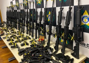 Polícia Militar retira 205 fuzis do crime organizado no Rio de Janeiro