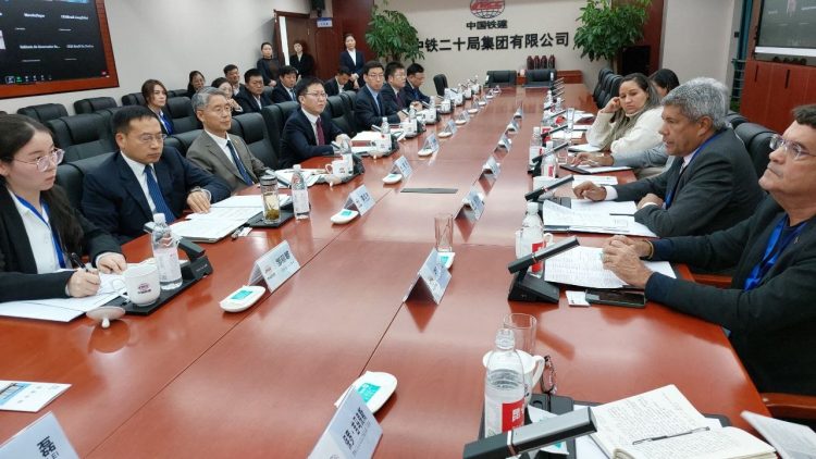 Na China, Jerônimo discute andamento da Ponte Salvador-Itaparica
