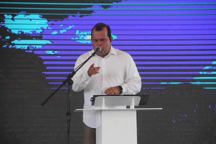 Coité III – Governador em exercício Geraldo Júnior participou do lançamento da nova fase da ABRAVE e lançamento da pedra fundamental do Cimatec Sertão