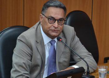 Luciano Araújo pede obras da Embasa em Conceição do Coité