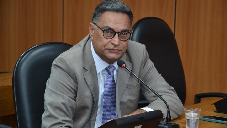 Luciano Araújo pede obras da Embasa em Conceição do Coité