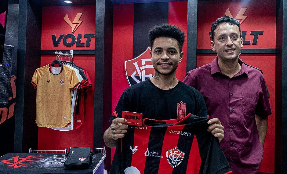 Matheusinho é apresentado pelo Vitória: ‘Oportunidade da minha vida’