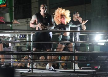 Coité Folia I – Atração mais esperada da festa, Leo Santana fica impressionado com tamanho da multidão