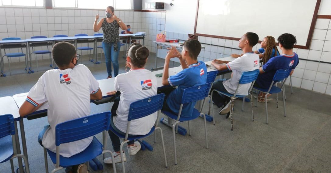 Aprovados em concurso do magistério são convocados para apresentação de documentos