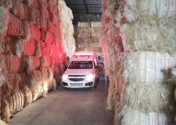 Trabalhador de batedeira fica gravemente ferido ao cair de empilhamento de sisal