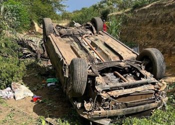 Condutor de Civic morre em colisão seguido de capotamento na BR 407
