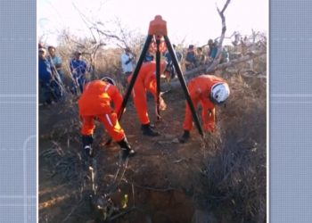 Corpo de jovem é encontrado dentro de fenda rochosa de três metros de profundidade