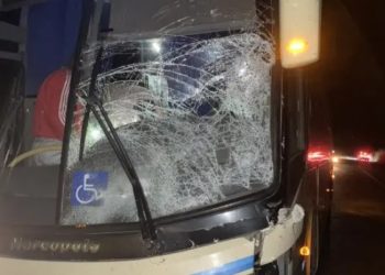 Ônibus do Vitória da Conquista se envolve em acidente e deixa uma vítima fatal