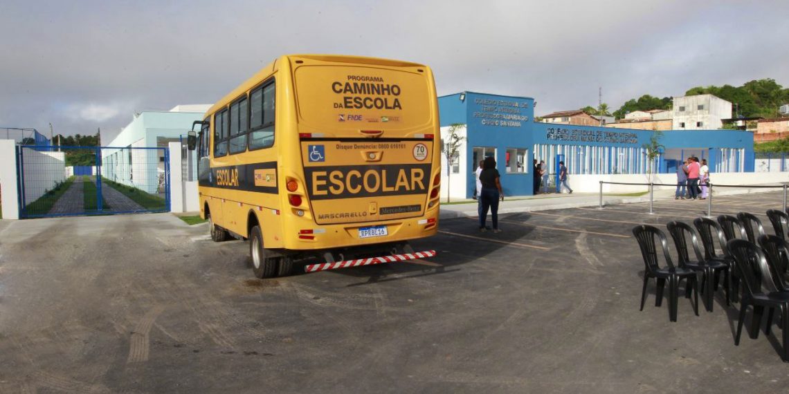 Governador entrega novo Colégio Estadual de Tempo Integral em Aramari. (Atualizada)