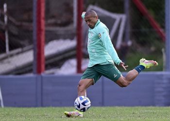 América-MG rescinde com Nino Paraíba, citado em investigação