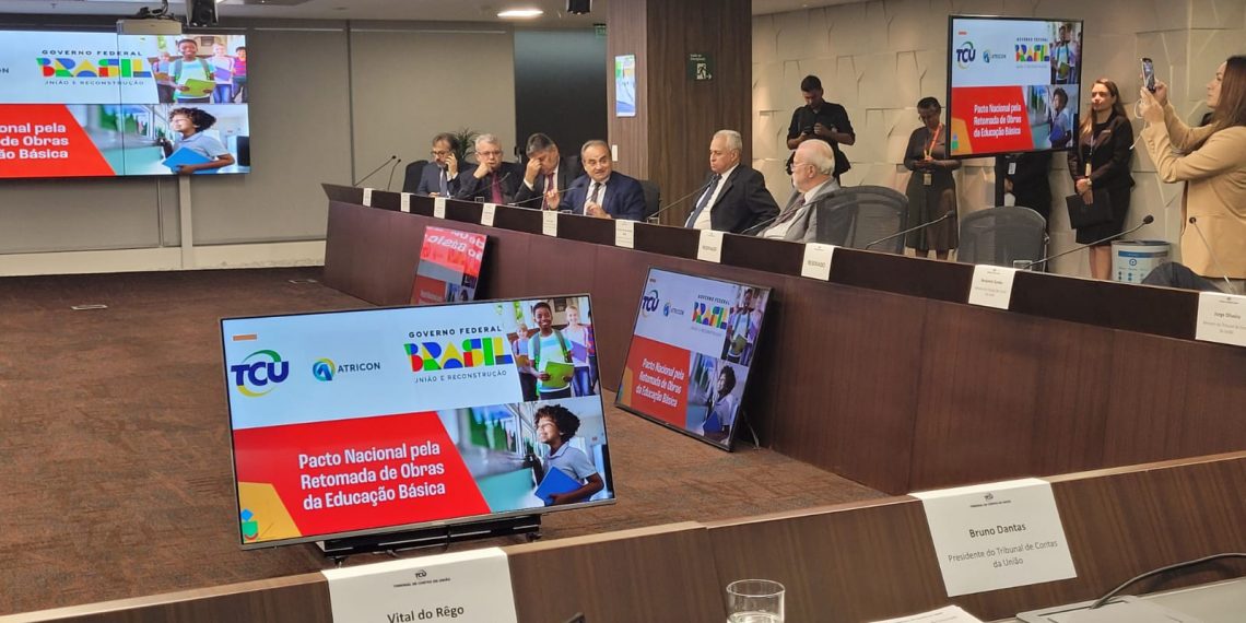 Tribunais de Contas e MEC querem retomar obras na área da Educação
