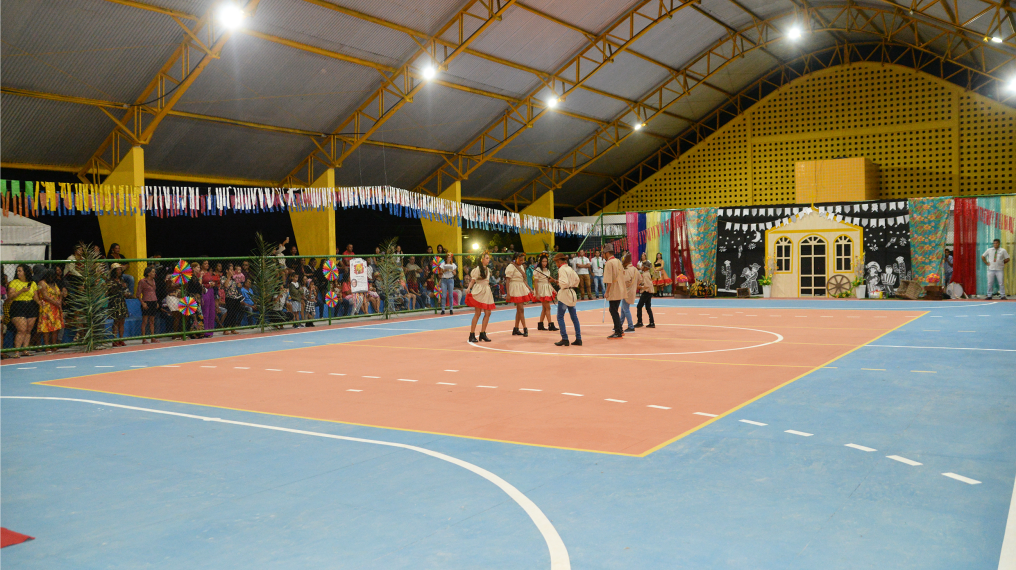 Prefeito Ubaldino Amaral reinuagura Ginásio de Esportes de Valilândia