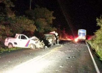 Três pessoas morrem em batida entre carro, ambulância e ônibus