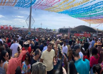 São João de Irecê é encerrado com pagode de Leo Santana e público recorde