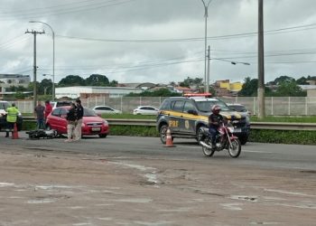 Feira: motociclista morre em acidente e corpo é arrastado por carreta na BR-324