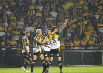 Série B – Criciúma vence CRB e tira momentaneamente o Vitória do G4