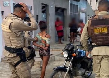 Brigada Anjos da Vida presta socorro a homem ferido no rosto por garrafada